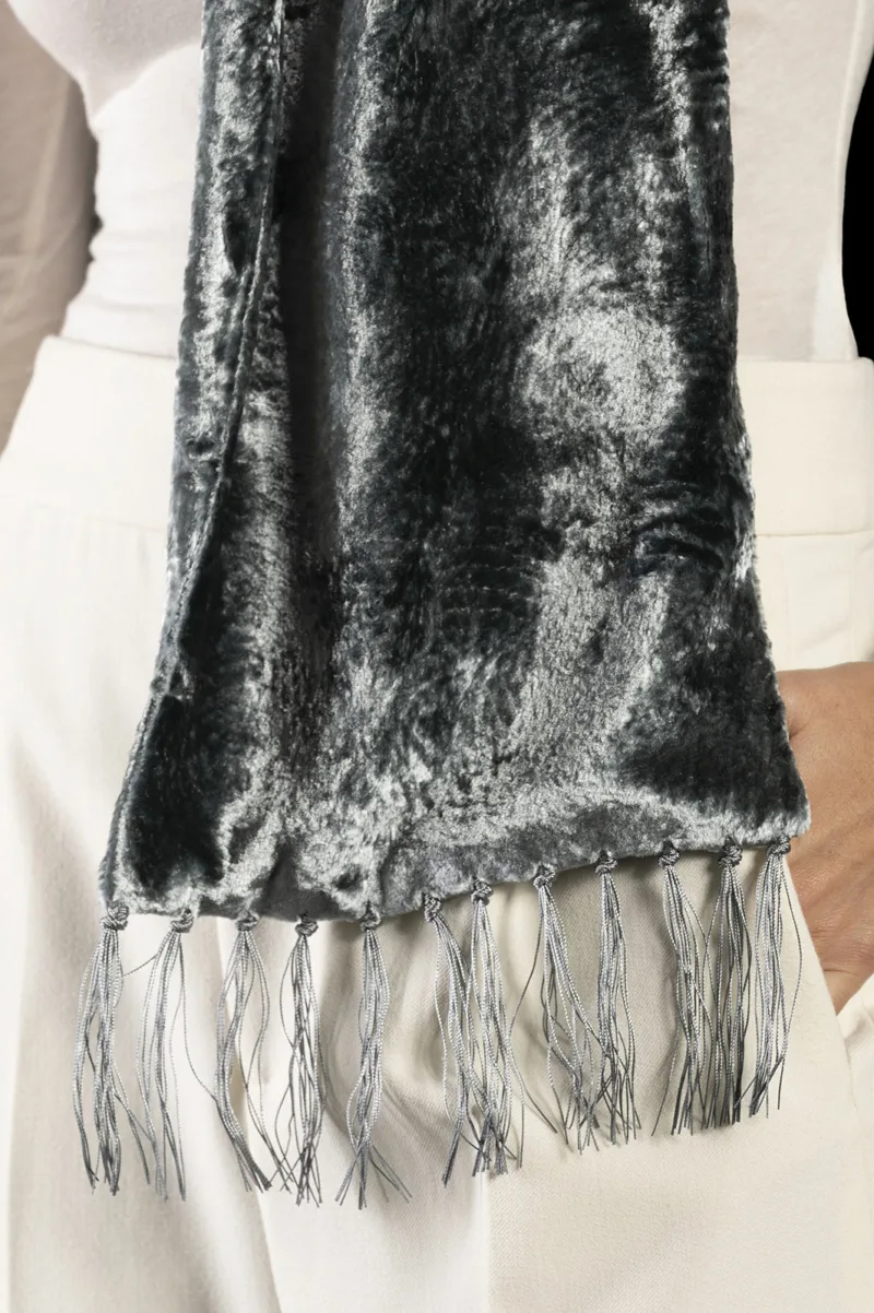 https://www.fortuny.com.es/wp-content/uploads/2023/10/fortuny-scarf-6s1-49.jpg